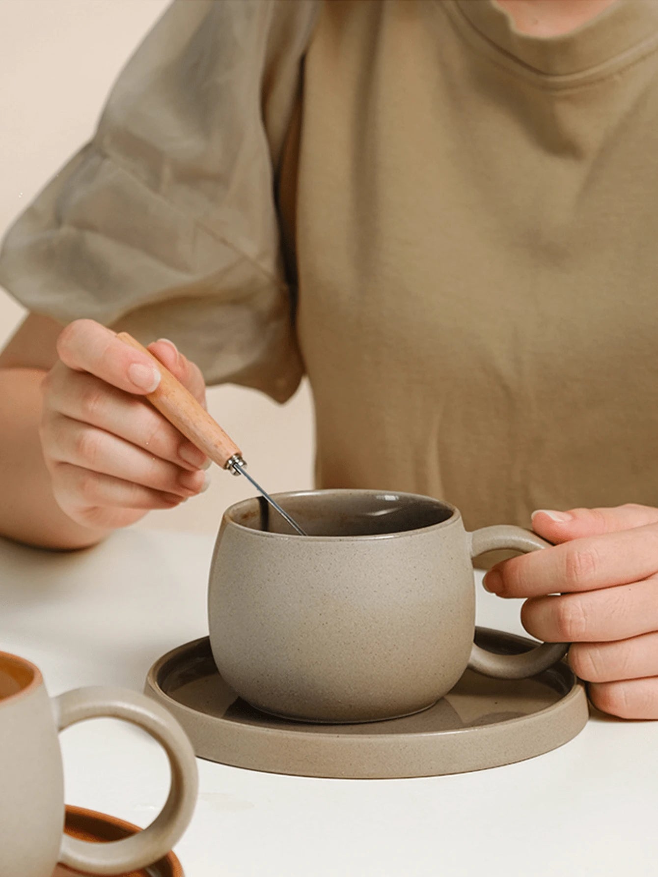 2個セット ビンテージ風 粗陶器 日本式マグカップ&ソーサー セット、北欧スタイル アフタヌーンティー&朝食カップ、学校にも