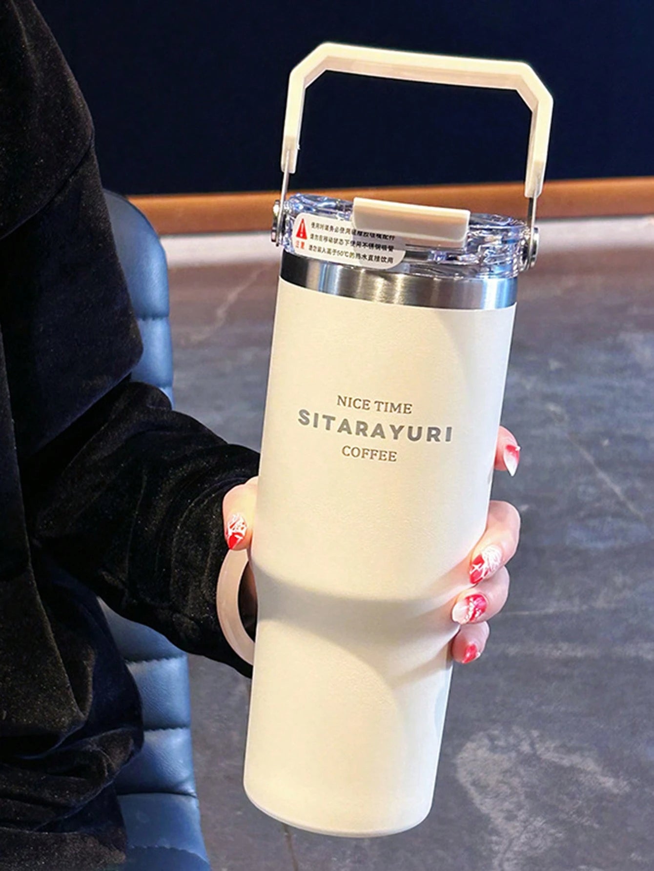 1 個 大容量断熱タンブラー ハンドル付き 太いストロー付 スタイリッシュ ホーム・学校用