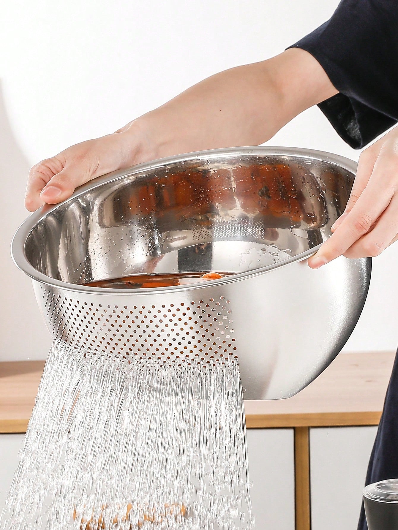 ステンレス製厚手 お米洗いボウル 底面斜め設計 野菜洗い・水切り用 ざるコランダー 学校必需品 クリスマスギフト