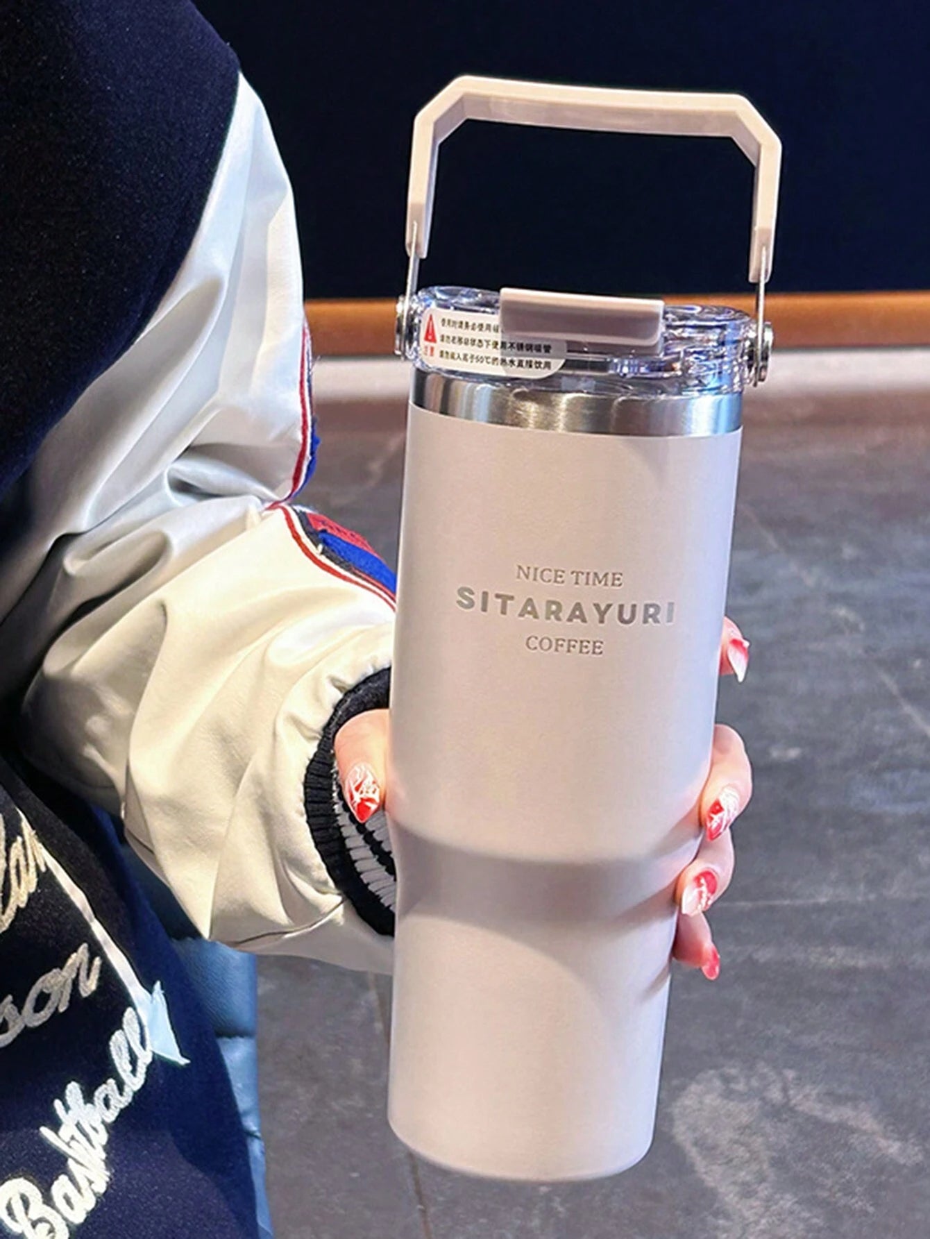 1 個 大容量断熱タンブラー ハンドル付き 太いストロー付 スタイリッシュ ホーム・学校用