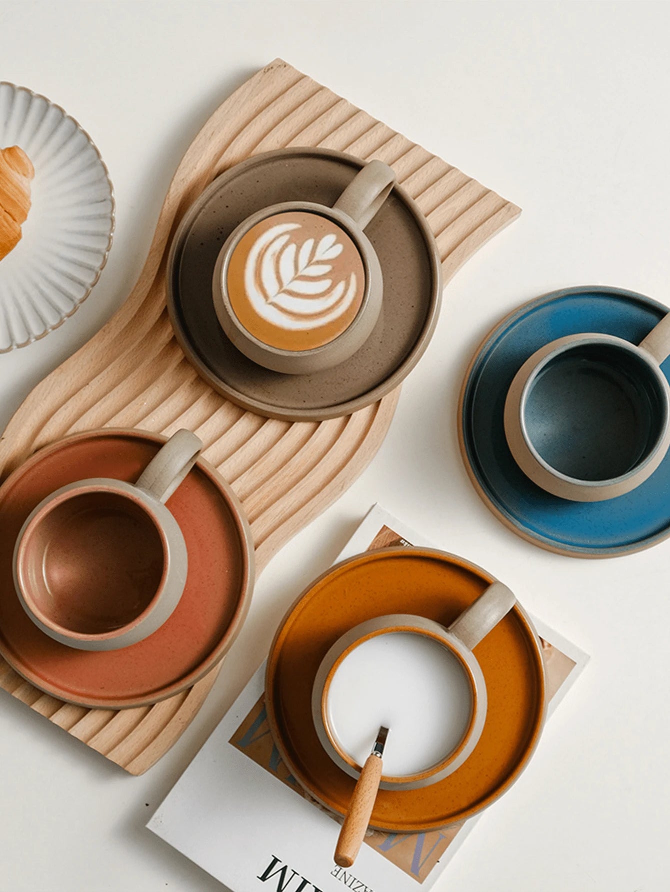 2個セット ビンテージ風 粗陶器 日本式マグカップ&ソーサー セット、北欧スタイル アフタヌーンティー&朝食カップ、学校にも