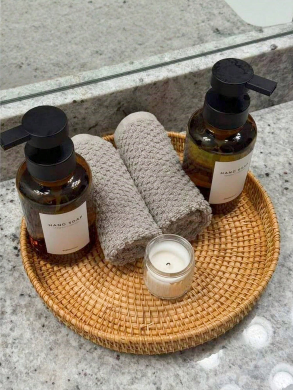 1個 和風 手作り 編み込み収納バスケット、無地カラー ラタン編み バスケット、自宅、リビング、レストラン、屋外ピクニックに最適 バレンタインデー、バレンタインウェディング、誕生日